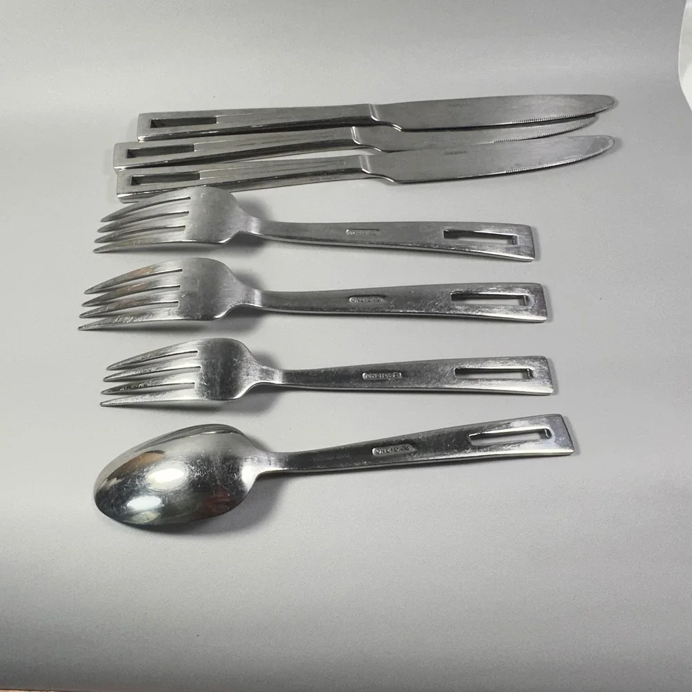 Oneida LIFT Stainless Flatware Slot Handle Modernist 7-Pc Set Knives Forks Spoon